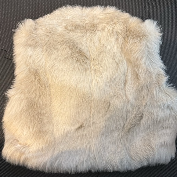 Arden B faux fur vest - Picture 5 of 5